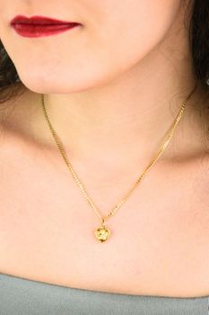 Złota zawieszka dwustronna serce i medalik Maryja – złoto 585 (1).jpg